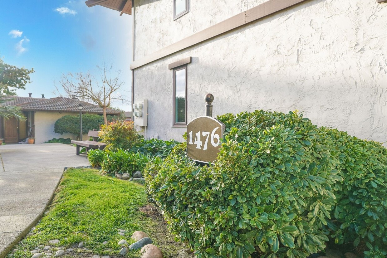 Primary Photo - Beautiful Condo Available in Villa Moraga ...