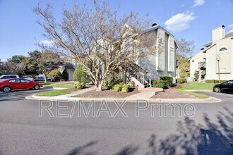 Building Photo - 525 E Lake Cir Building Photo - 525 E Lake Cir