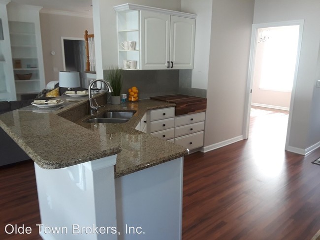 Building Photo - 619 Lake Harbor Cir