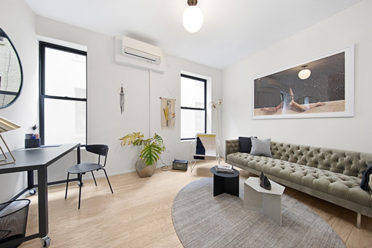 Foto principal - 636 E 11th St