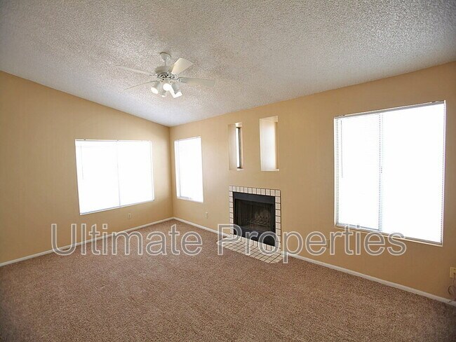 Foto del edificio - 8832 W St John Rd