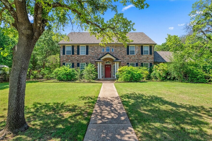 Primary Photo - 150 Creekside Dr