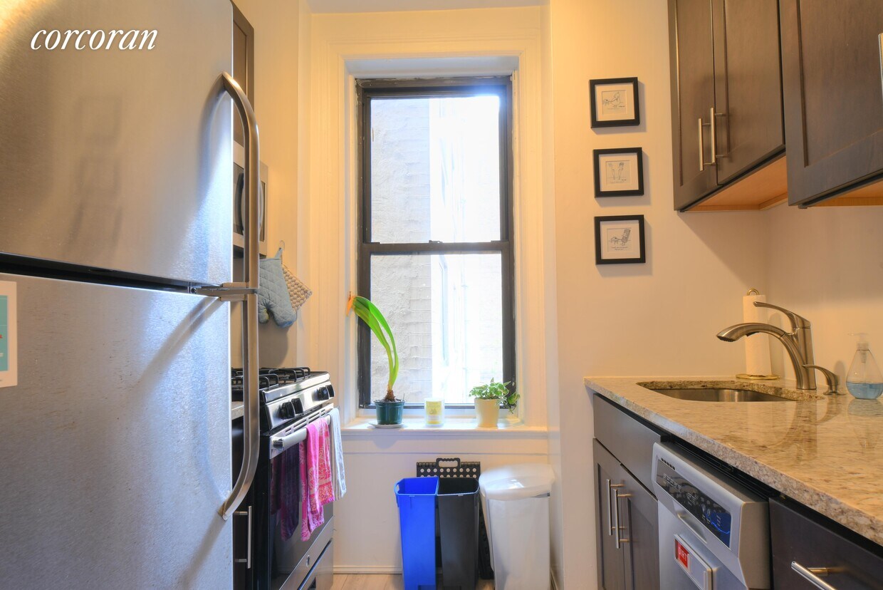 Primary Photo - 217 E 27th St