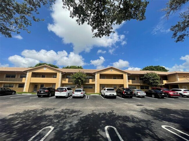 Foto del edificio - 3026 Coral Springs Dr