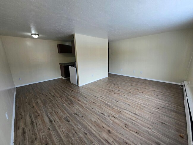 Foto del edificio - 14815 Euclid Ave