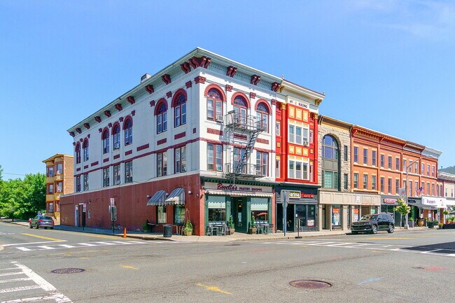Building Photo - 101 E Broad St