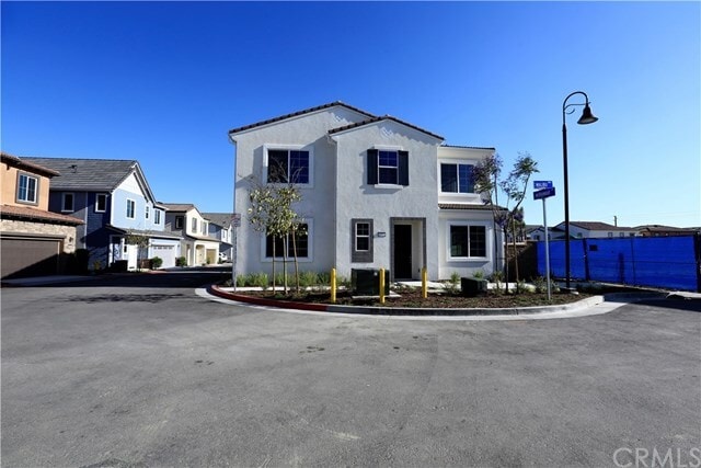 Primary Photo - 3841 Grand Ave