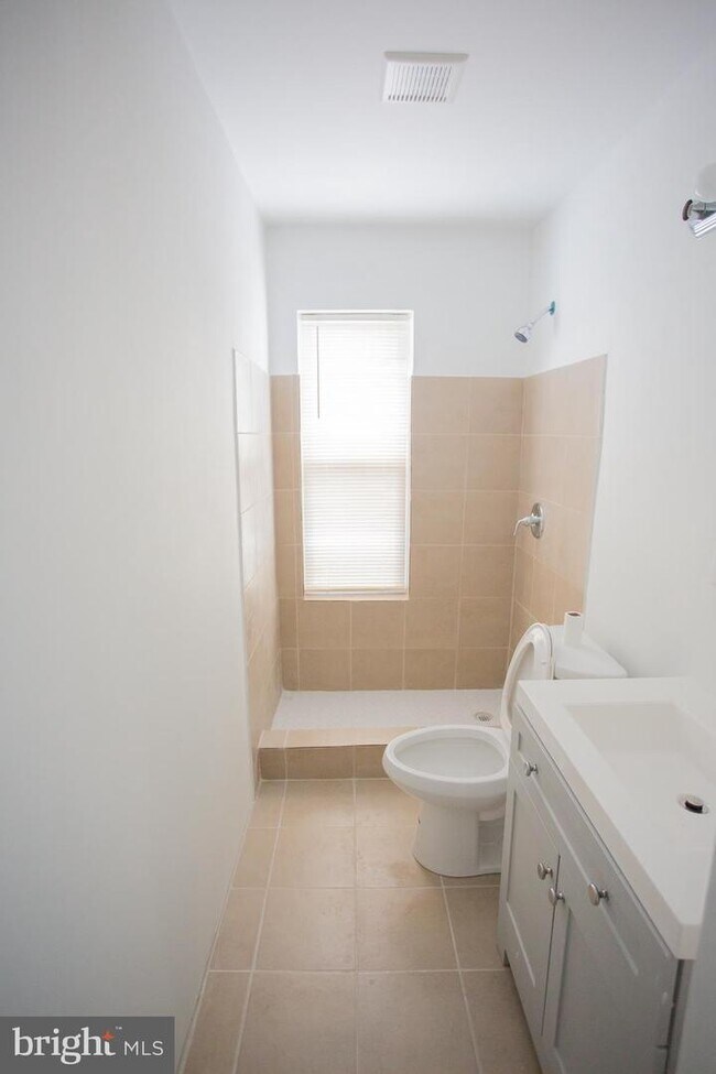 Foto del edificio - 2945 Walbrook Ave