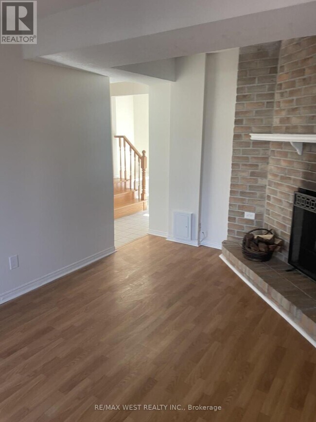 Photo du bâtiment - 2299 Marine Dr