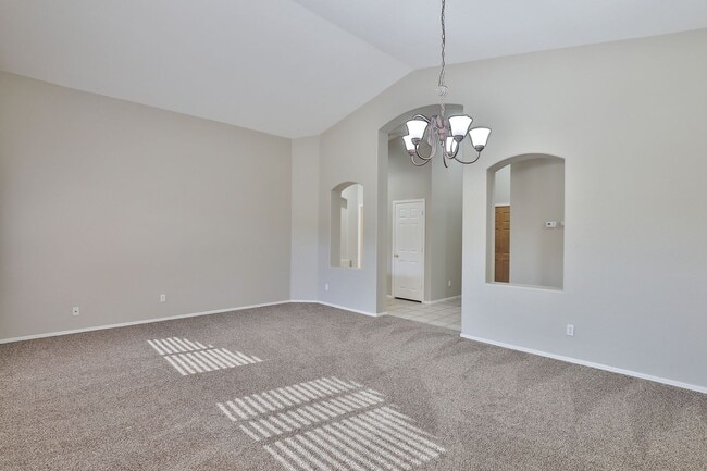 Foto del edificio - Coming soon-Charming Chandler 4 Bed, 2 Bath