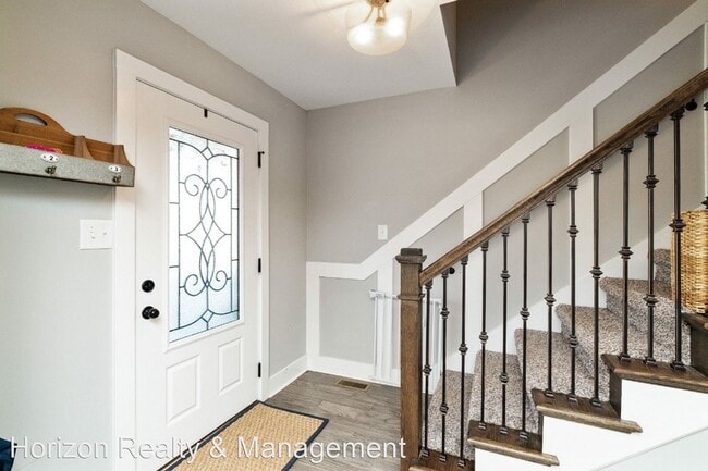 Building Photo - 3 br, 3.5 bath House - 1166 Ewing Way