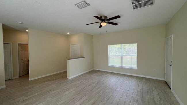 Foto del edificio - Beautiful 3 Bedroom / 2 Bath Home in Palm ...