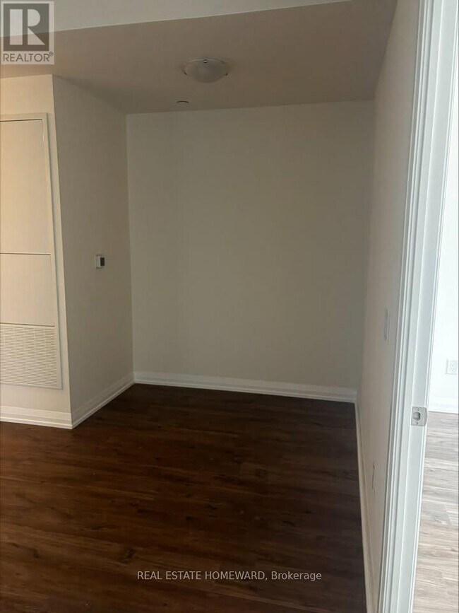 Photo du bâtiment - 3260 Sheppard Ave E