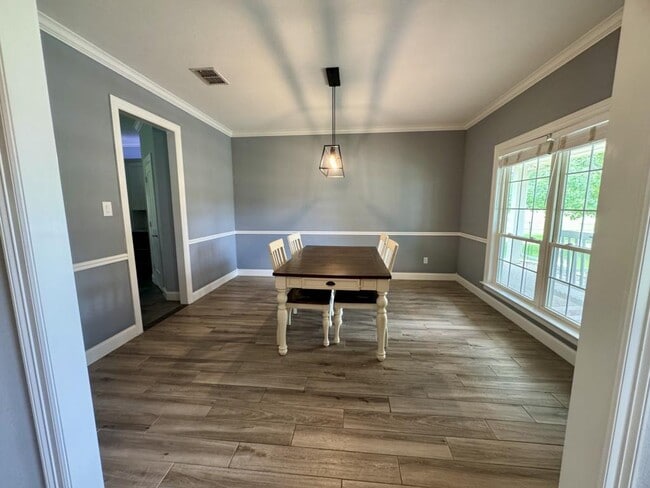 Building Photo - 465 Austin Hines Dr