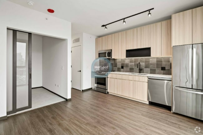 Building Photo - 1360 W Randolph St