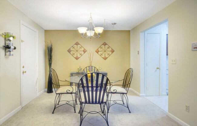 Foto del interior - Waterford Village