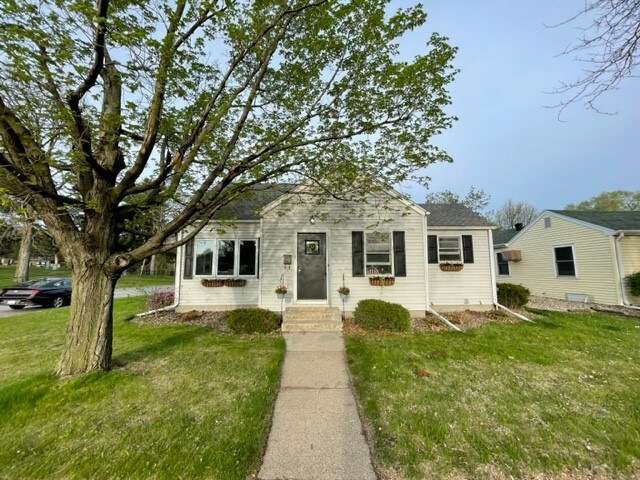 Foto principal - 901 Losey Blvd S