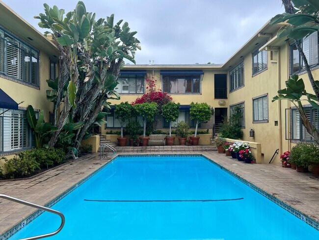 Foto del edificio - 1615 Laurel Ave
