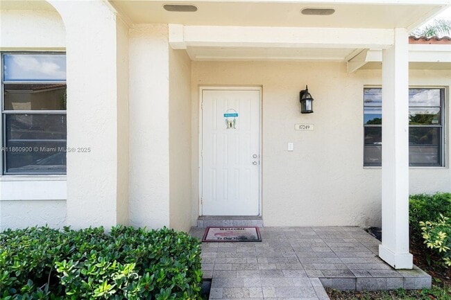 Foto del edificio - 17249 NW 60th Ct