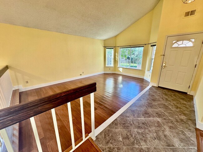 Foto del edificio - Spacious 4 Bed/2Ba Home in Richmond with Large Backyard!