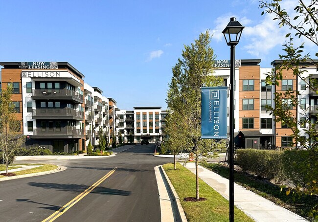 Building Photo - ELLISON COOL SPRINGS