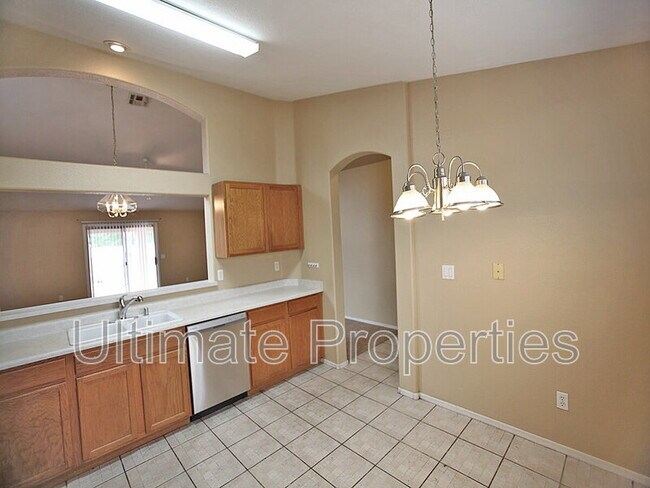 Building Photo - 8303 W Monterey Way