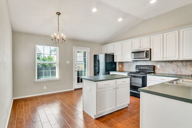 Foto del edificio - 153 Bentwood Ranch Dr