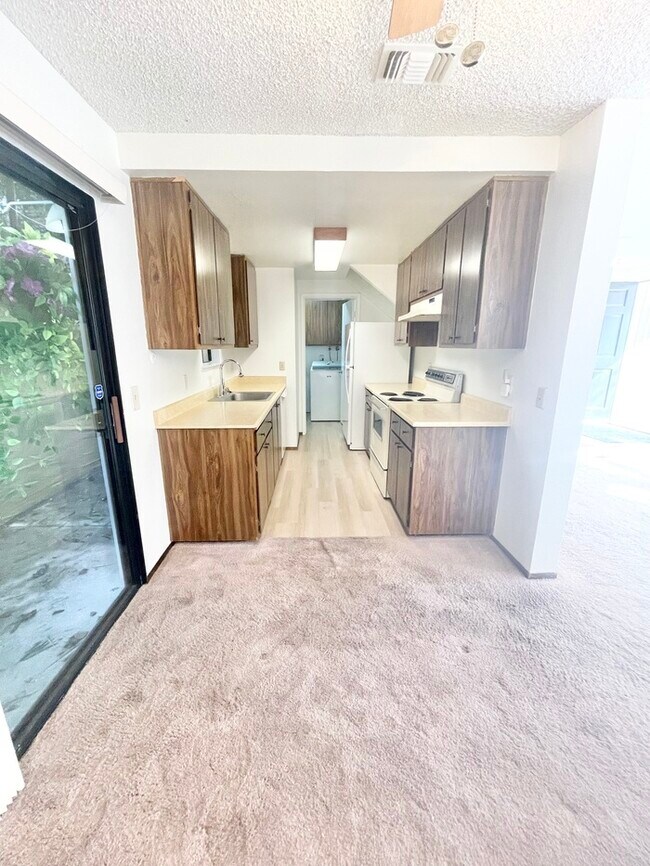 Foto del edificio - Charming 2 bedroom 2 bathroom in Sacramento!