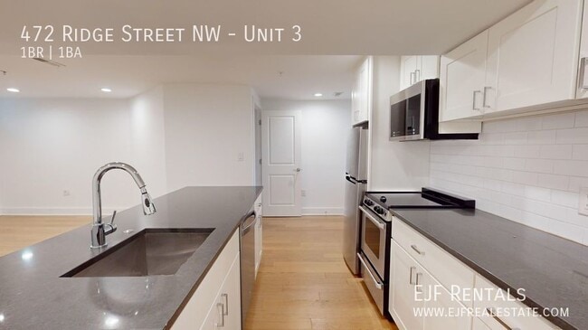 Building Photo - 472 Ridge St NW