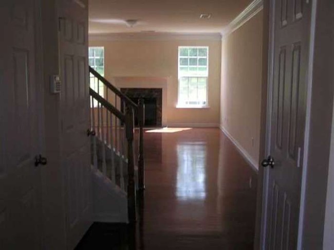 Foto del edificio - 211 Bellecliff Ct