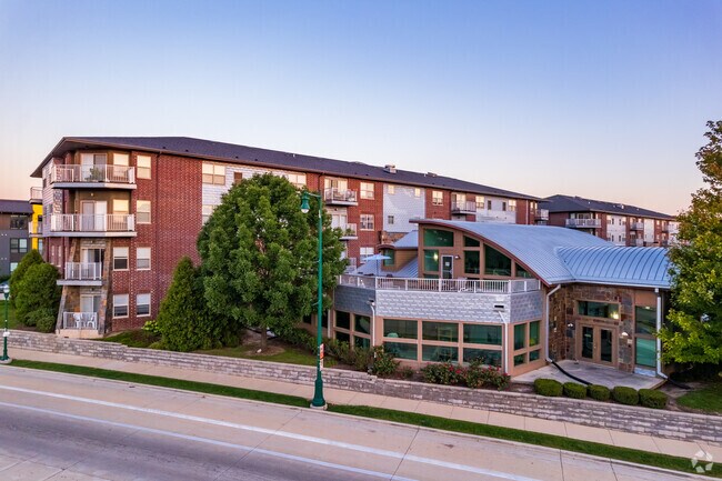 Foto del edificio - Six Points Apts