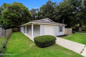 Building Photo - 737 Cypress Ave N