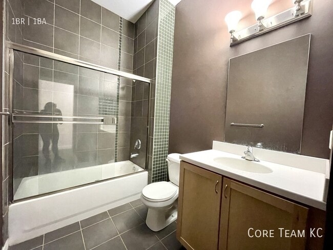 Building Photo - 2911 Cherry St