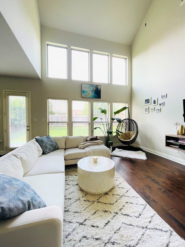 Photo - 4641 Canal St House