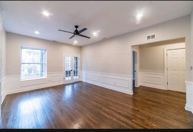 Foto del edificio - 5824 S Michigan Ave