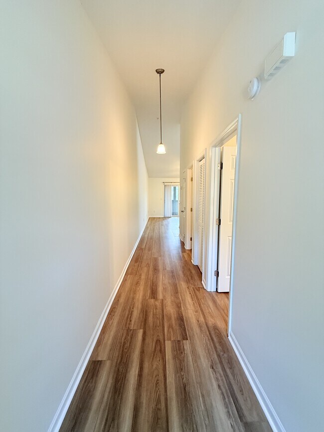 Foto del edificio - 1280 White Tree Ln