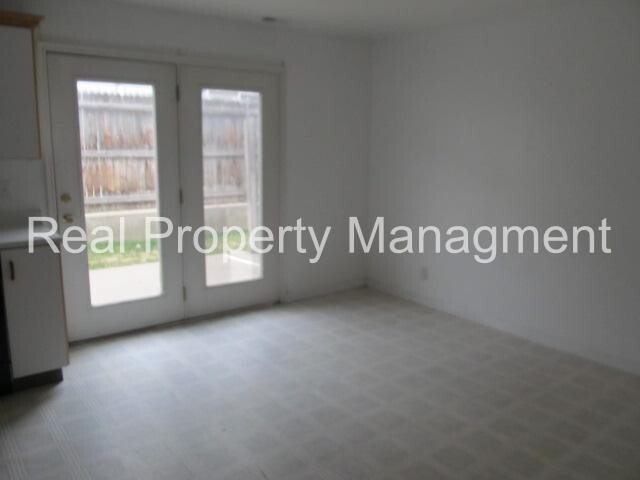 Foto del edificio - 1765 N 200 E