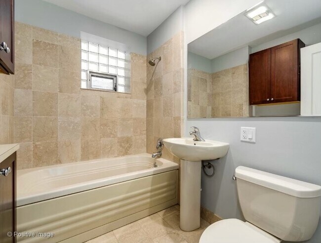 Foto del edificio - 1509 W School St