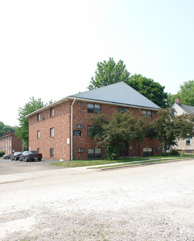 478 Orchard St, Akron, OH 44304 Apartments in Akron, OH