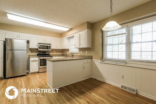 Foto del edificio - 404 Meadow Ln