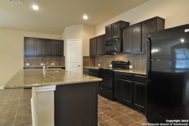 Foto del edificio - 4 Bedroom/2 Bath Amhurst Subdivision