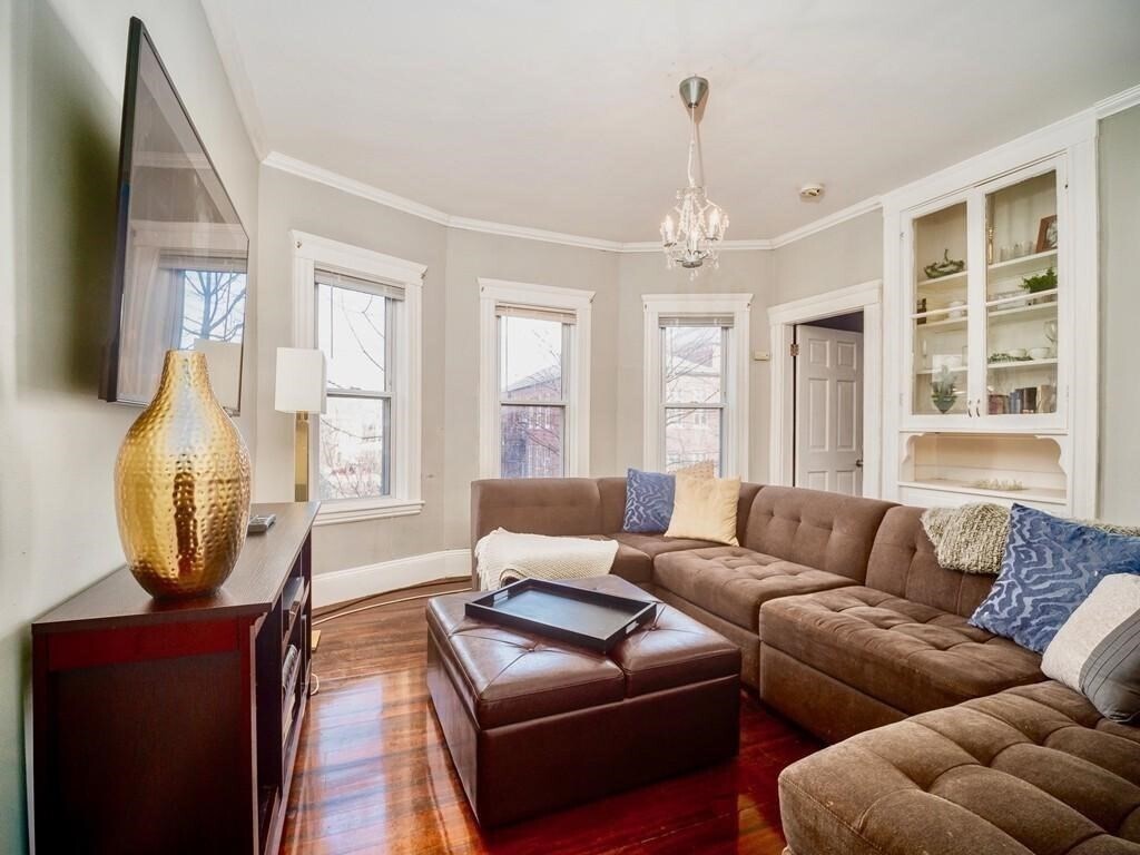Primary Photo - 12 Hesston Terrace