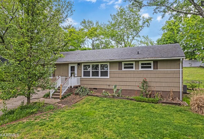 Building Photo - 4917 Azalea Dr
