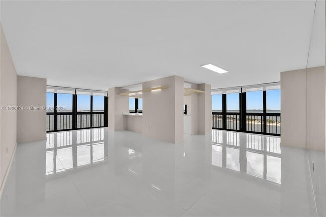 Building Photo - 2333 Brickell Ave