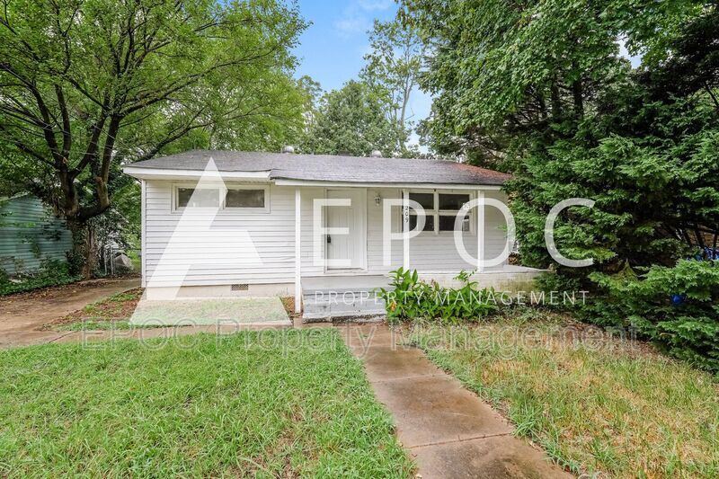 Primary Photo - 209 Underhill St