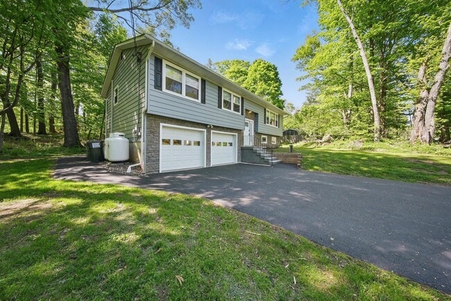 Building Photo - 30 Doe Rd
