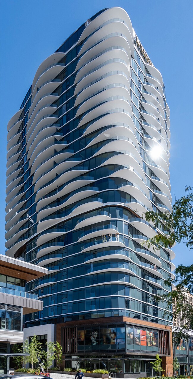 Edificio - 889 103rd Ave NE