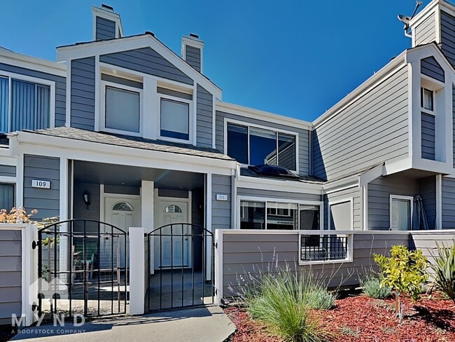 Building Photo - 25445 Southwick Dr