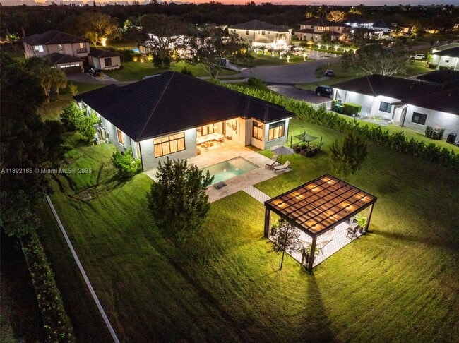 Foto del edificio - 5000 SW 159th Ave