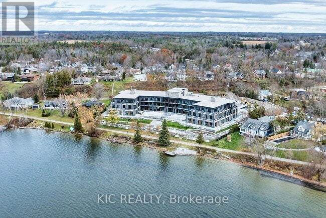 Building Photo - 99 Louisa St